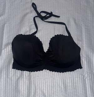 Victoria's Secret The Getaway Scalloped Demi Halter Bikini Top 34DD Black